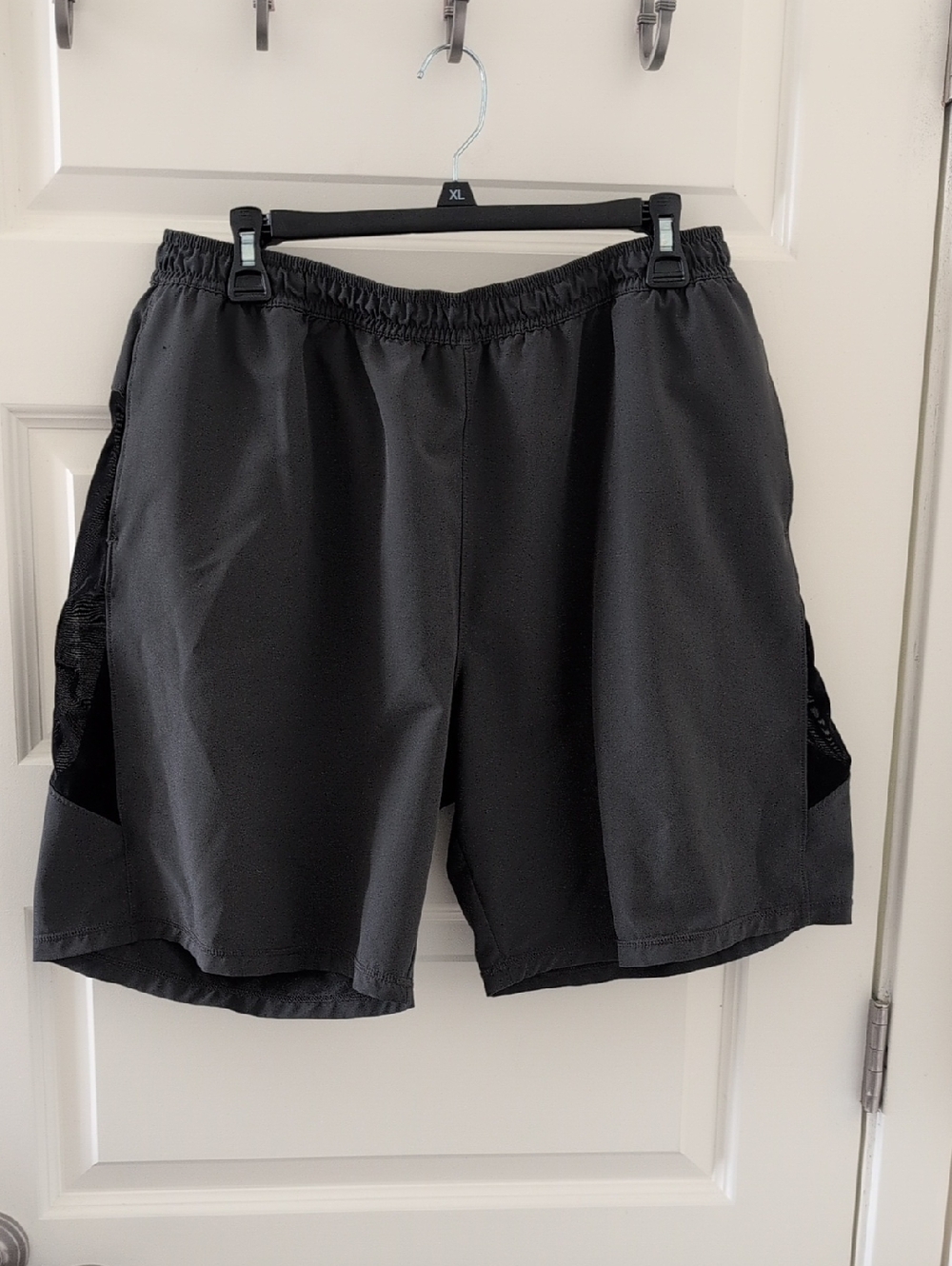 Z by ZELLA Athletic Mesh-Panel Shorts Gray and Black Size XL